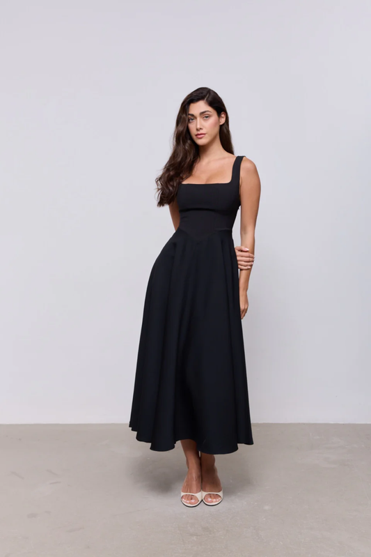 Vestido Midi De Cuello Cuadrado