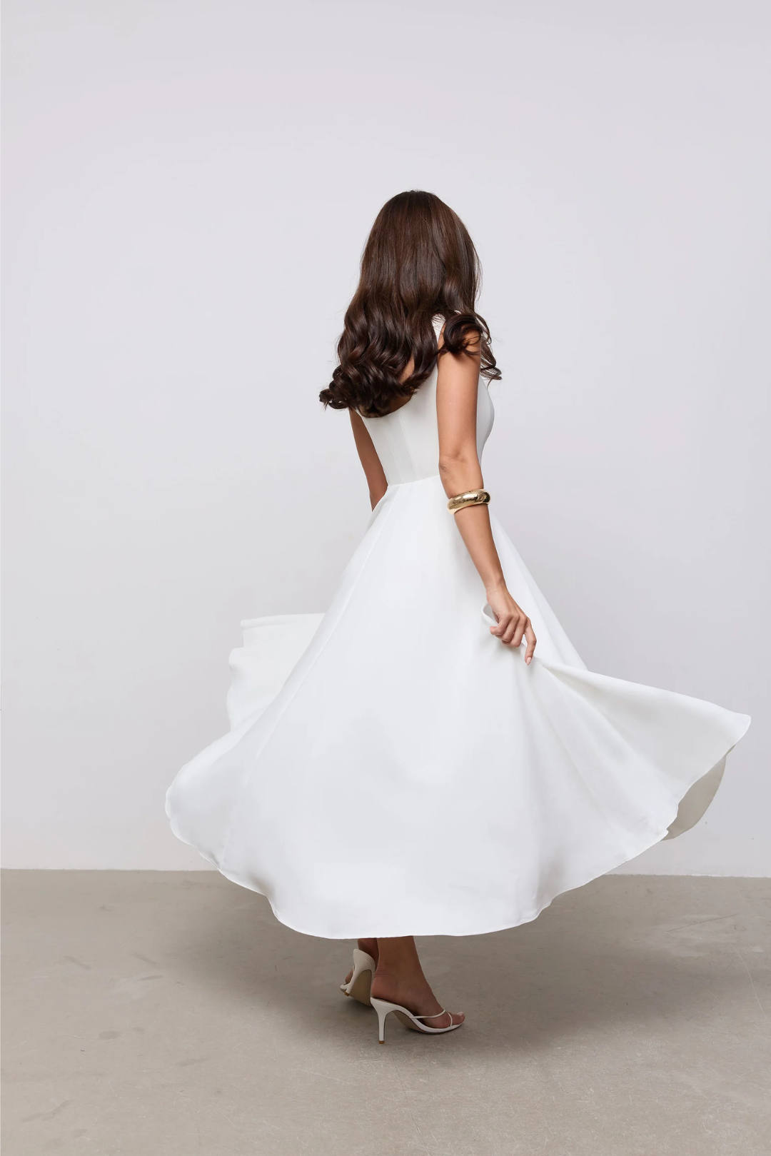 Vestido Midi De Cuello Cuadrado
